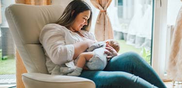 Breastfeeding_Desktop Article Pages 375x182px
